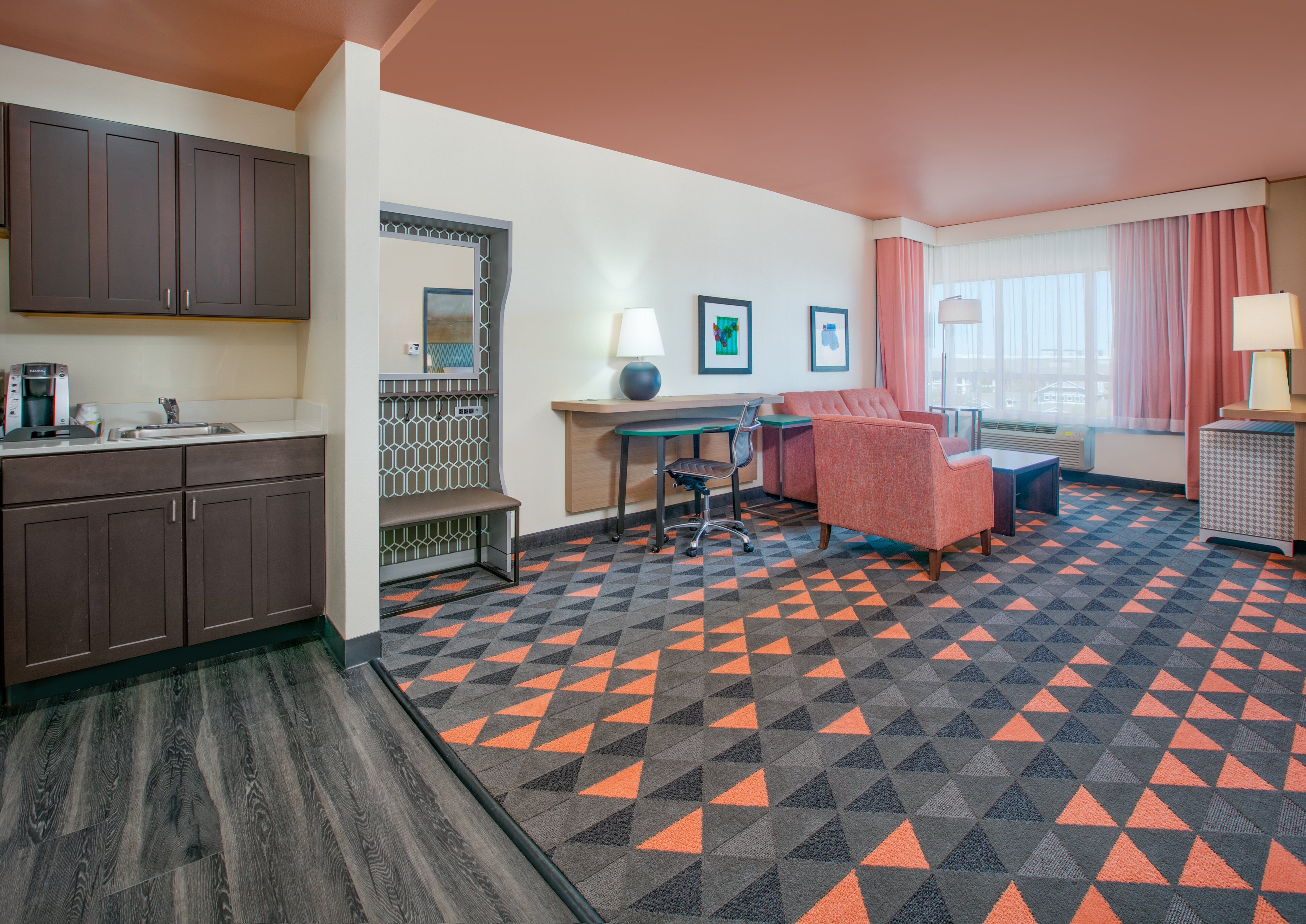 suite, 1 king bed | in-room safe, desk, iron/ironing board, free cots/infant beds