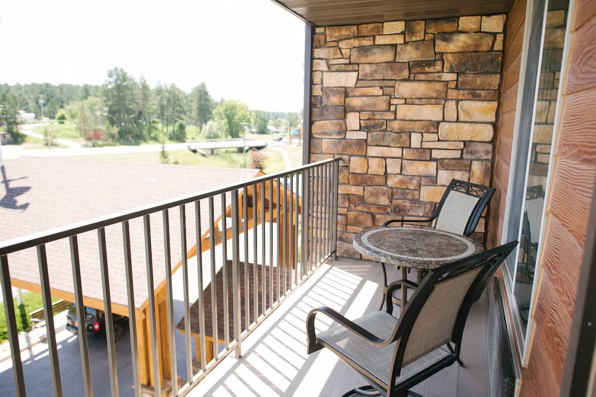 Suite, 1 Bedroom, Mountain View | Balcony