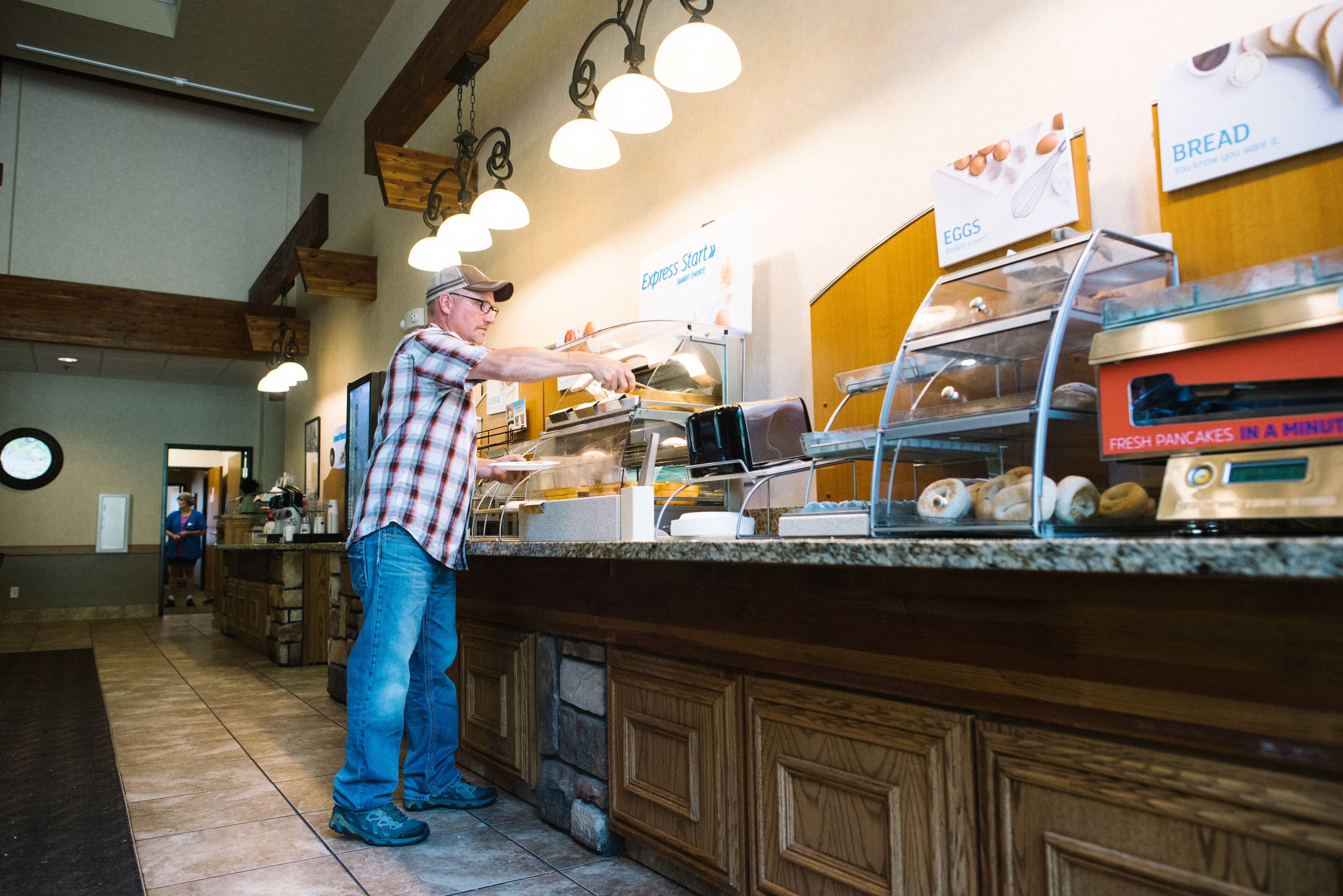 含每日吃到飽早餐