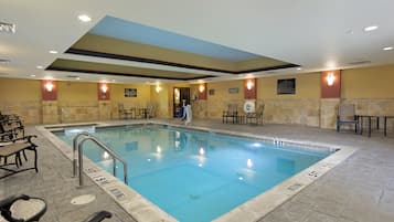 Indoor pool, sun loungers