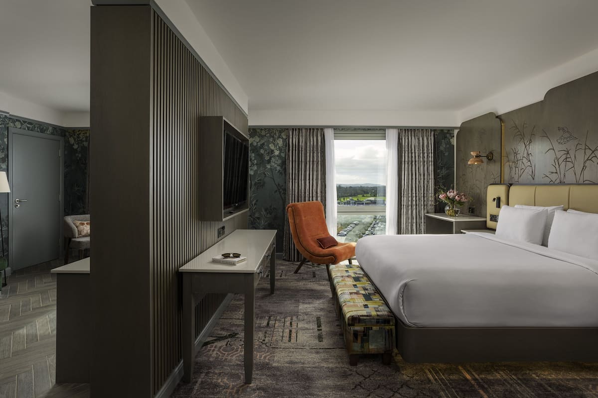 Junior Suite, 1 King Bed