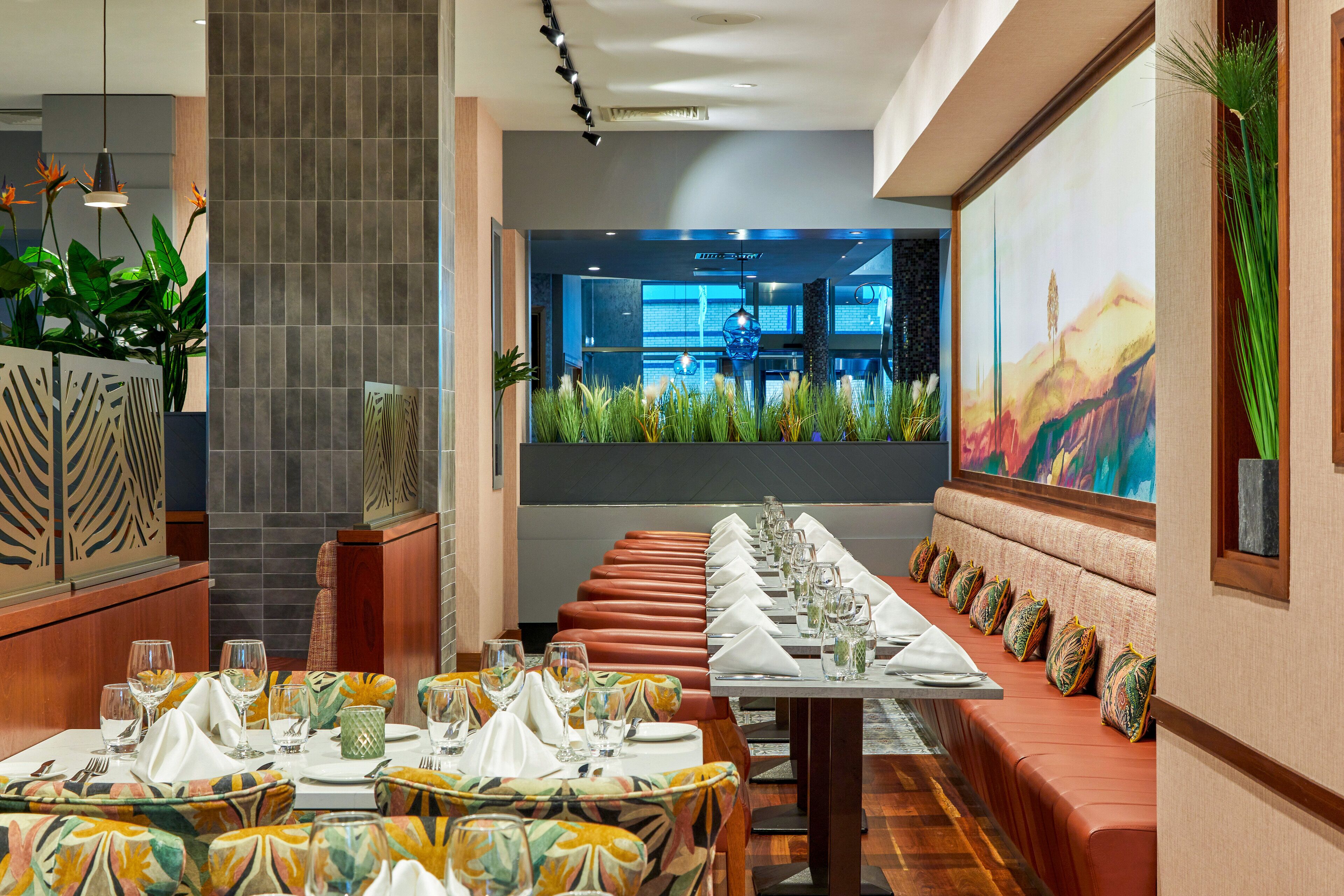 breakfast, lunch, dinner served; italian cuisine