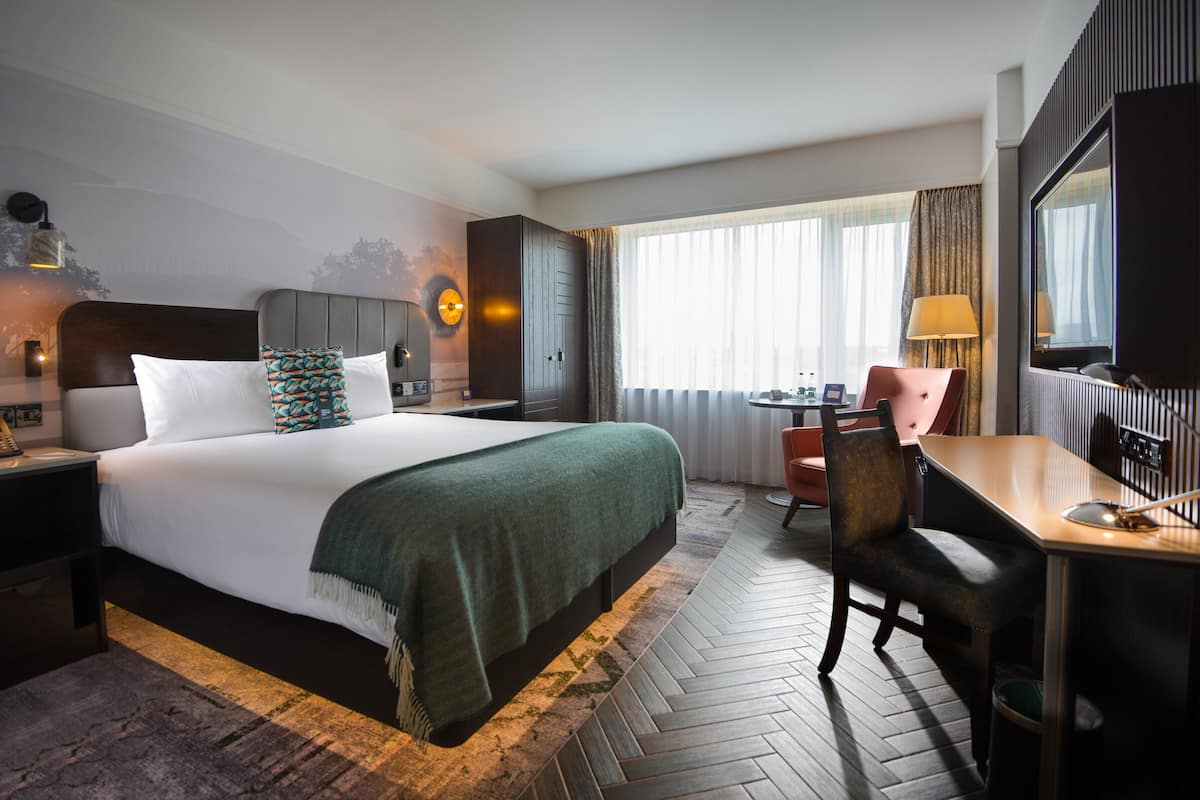 Minibar, in-room safe, desk, blackout curtains