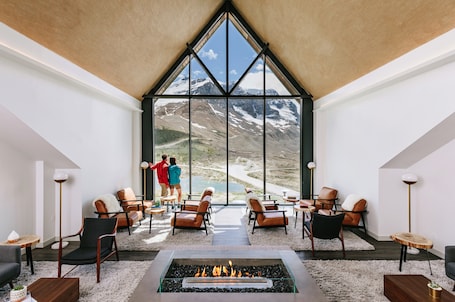 Lobby sitting area. Glacier View Lodge
