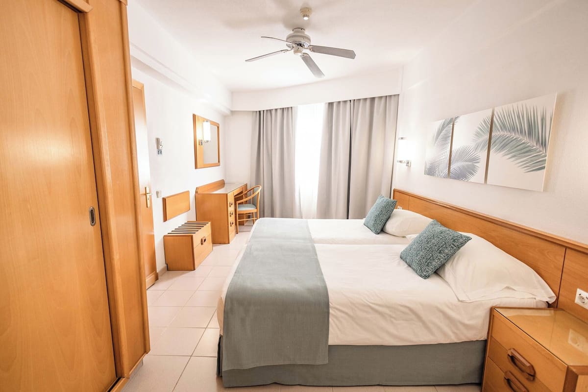 1 bedroom, in-room safe, free WiFi, bed sheets