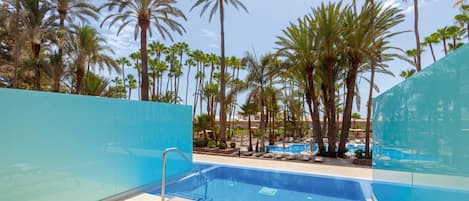 Tweepersoonskamer, niet-roken, balkon (Swim-up suite & Adults Only) | Terras