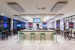 6 bars/lounges, poolside bar - Hotel Riu Gran Canaria - All Inclusive (San Bartolomé de Tirajana)
