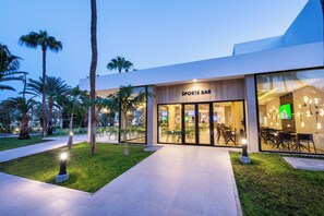 6 bars/lounges, poolside bar - Hotel Riu Gran Canaria - All Inclusive (San Bartolomé de Tirajana)