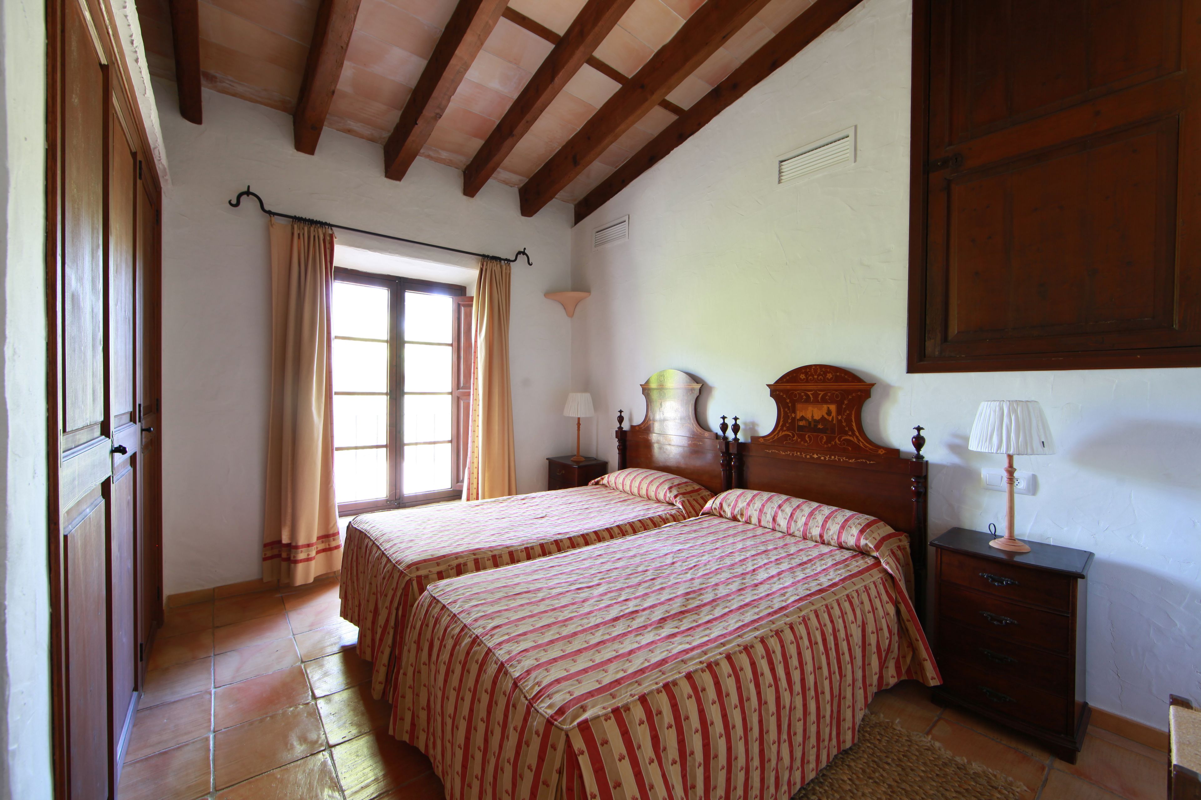 Villa, 2 habitaciones | Minibar, caja de seguridad en la habitación y decoración personalizada 