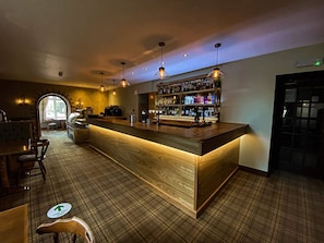 2 bars/lounges - Duke Of Gordon Hotel (Kingussie)
