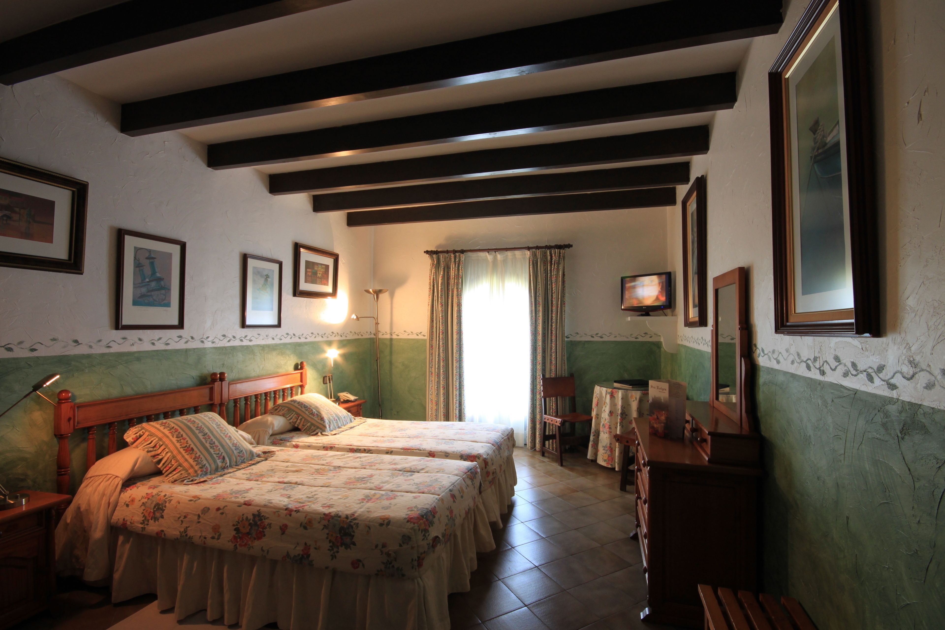 double room, garden view | 1 bedroom, memory-foam beds, minibar, in-room safe