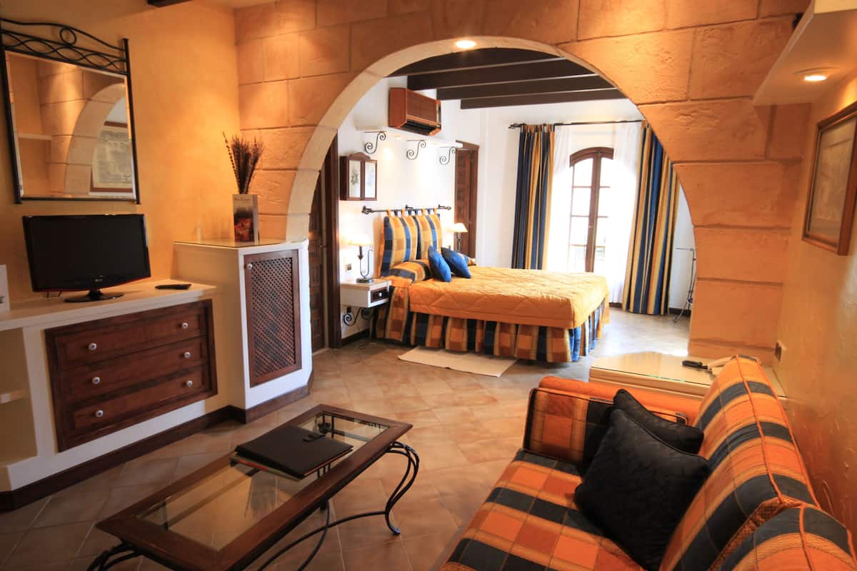 junior suite, balcony | 1 bedroom, memory-foam beds, minibar, in-room safe