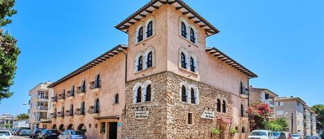 Fachada da propriedade