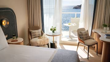 Superior Plus Room with sea view and balcony | Minibar, két bảo mật tại phòng, bàn, màn/rèm cản sáng