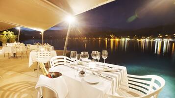 4 restaurants servant le petit déjeuner