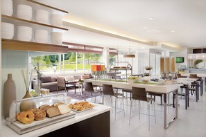 Free daily on-the-go breakfast - Element Lexington (Lexington)