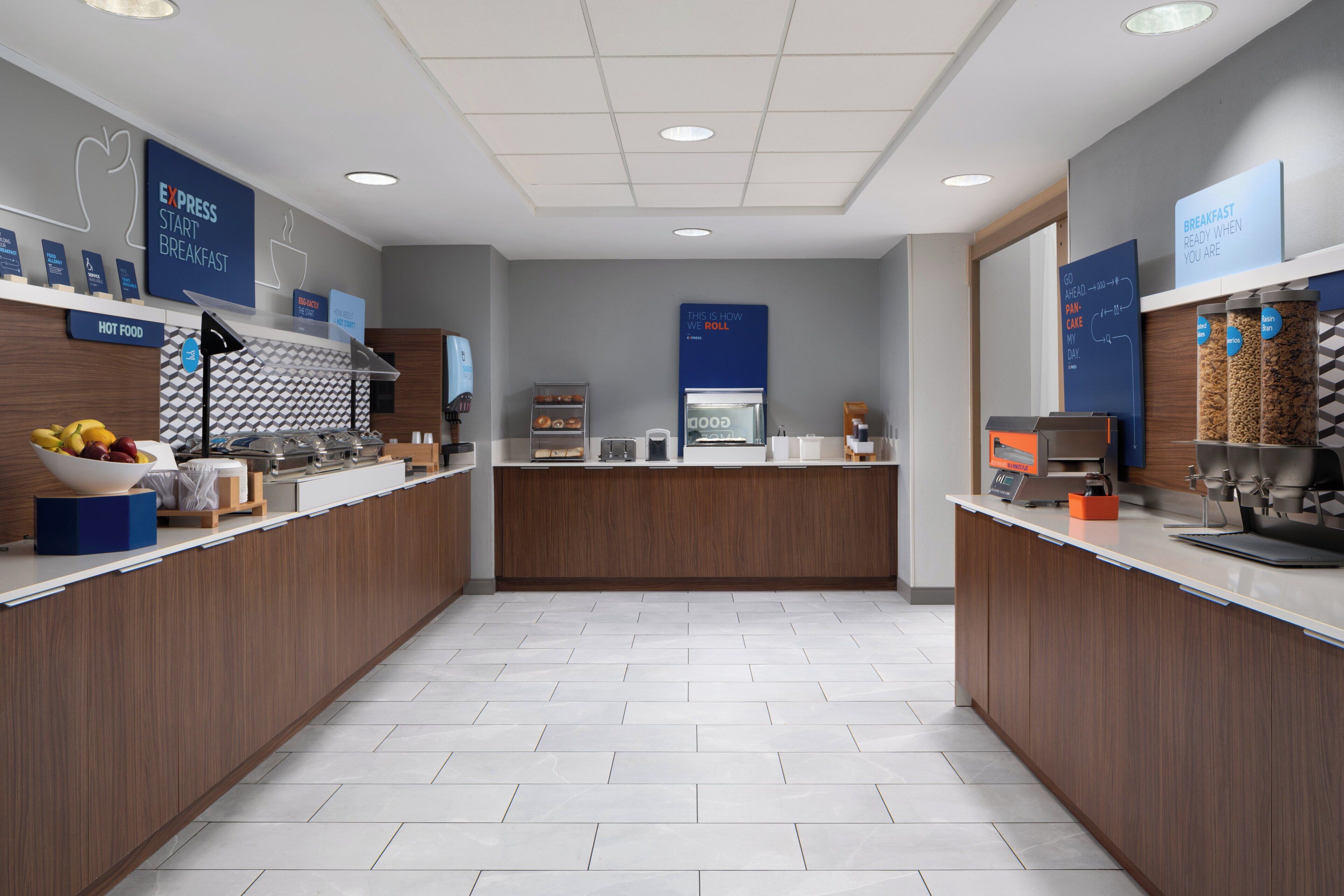 Photo - Holiday Inn Express  & Suites Chaffee  Jacksonville West