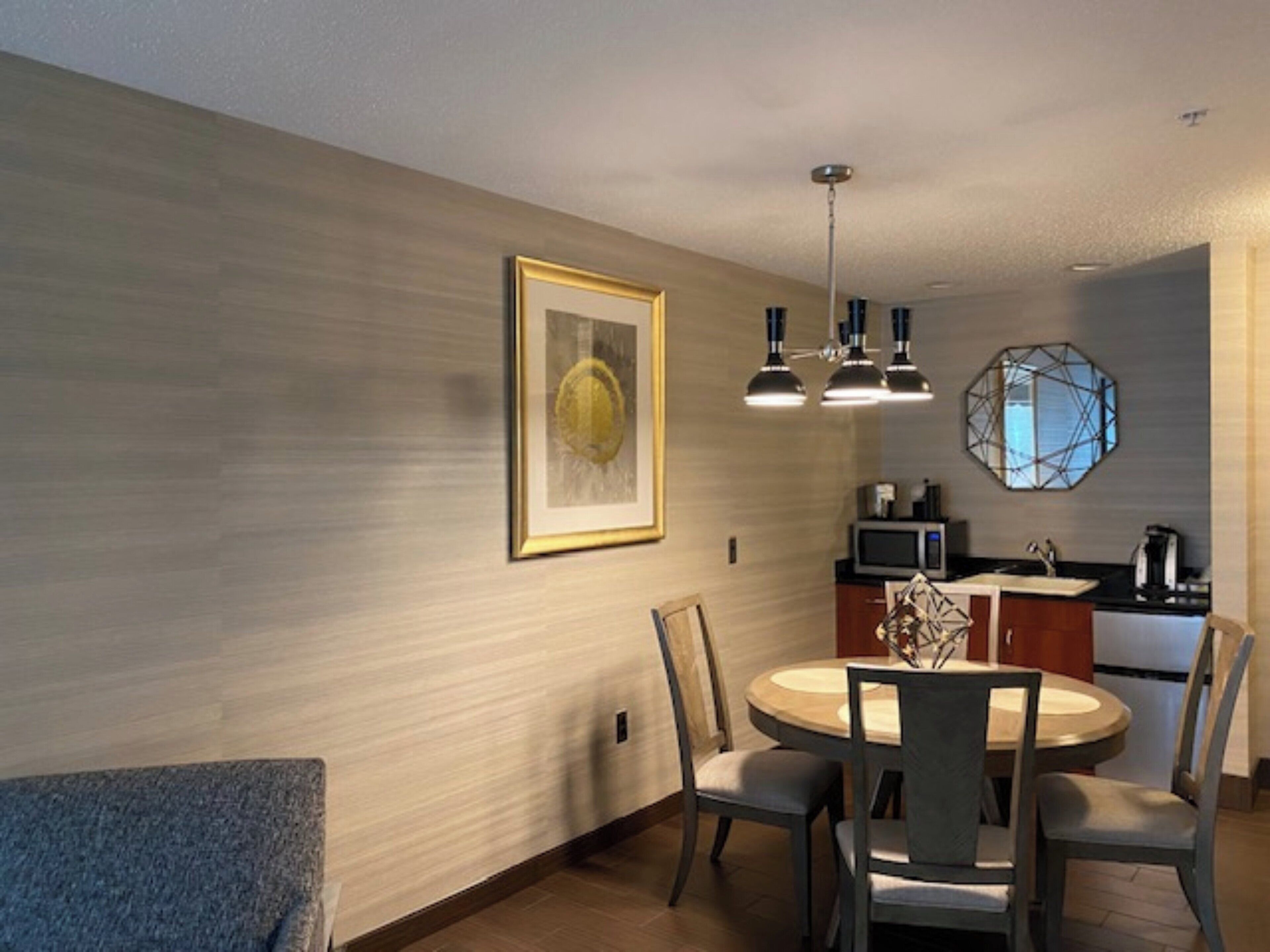 1 bedroom, in-room safe, desk, blackout curtains