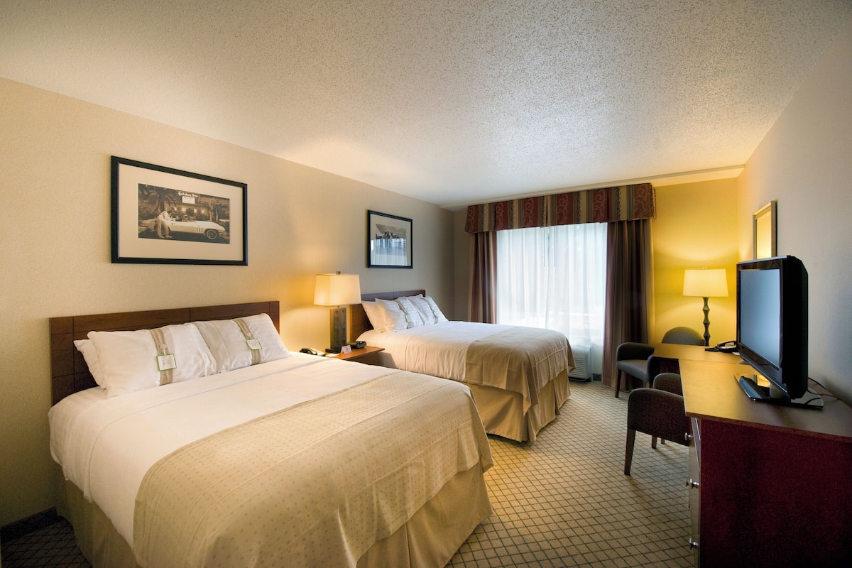 In-room safe, desk, blackout drapes, iron/ironing board