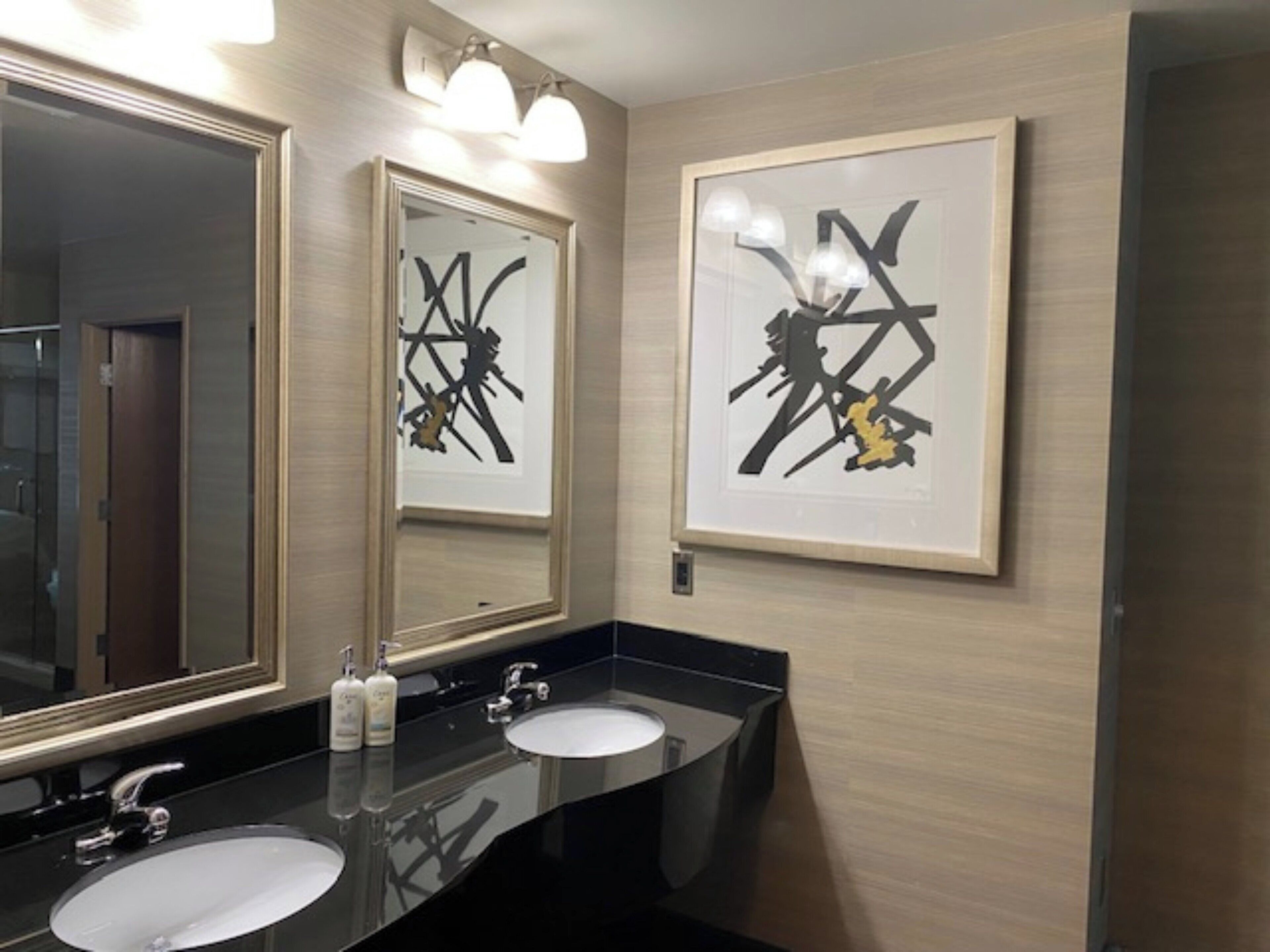 1 bedroom, in-room safe, desk, blackout curtains