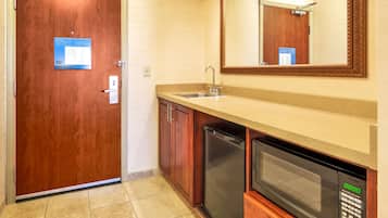 Premium bedding, blackout drapes, iron/ironing board