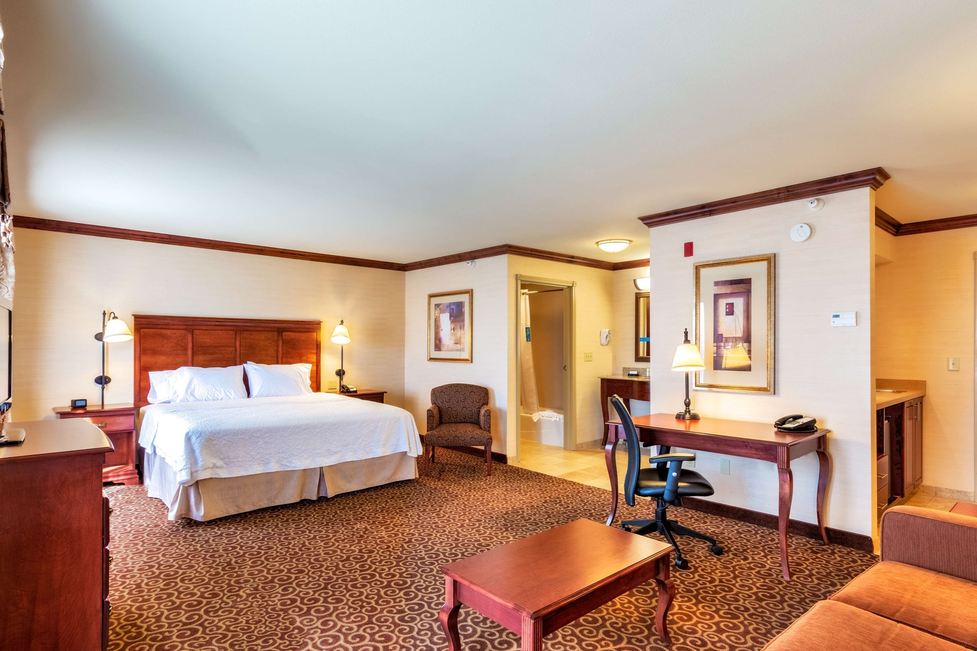 king studio w/sofabed | 1 bedroom, premium bedding, blackout curtains, iron/ironing board