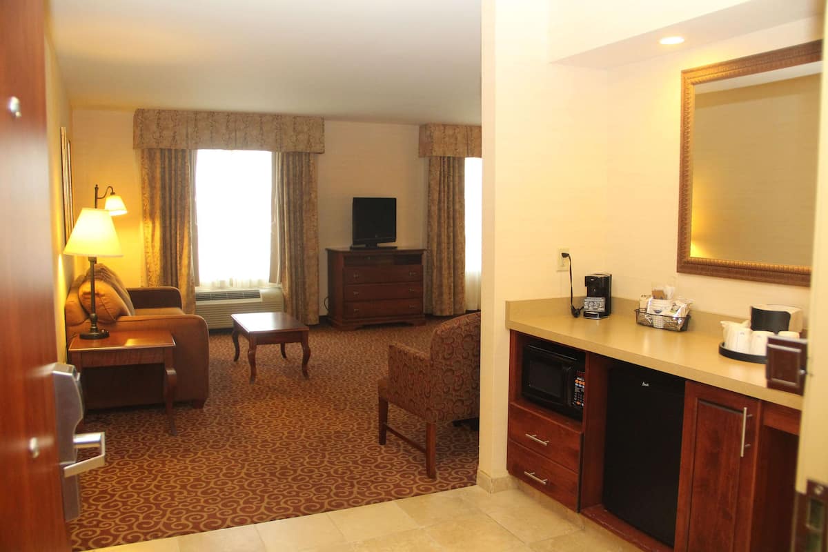 32-inch flat-screen tv with satellite channels, tv, pay films