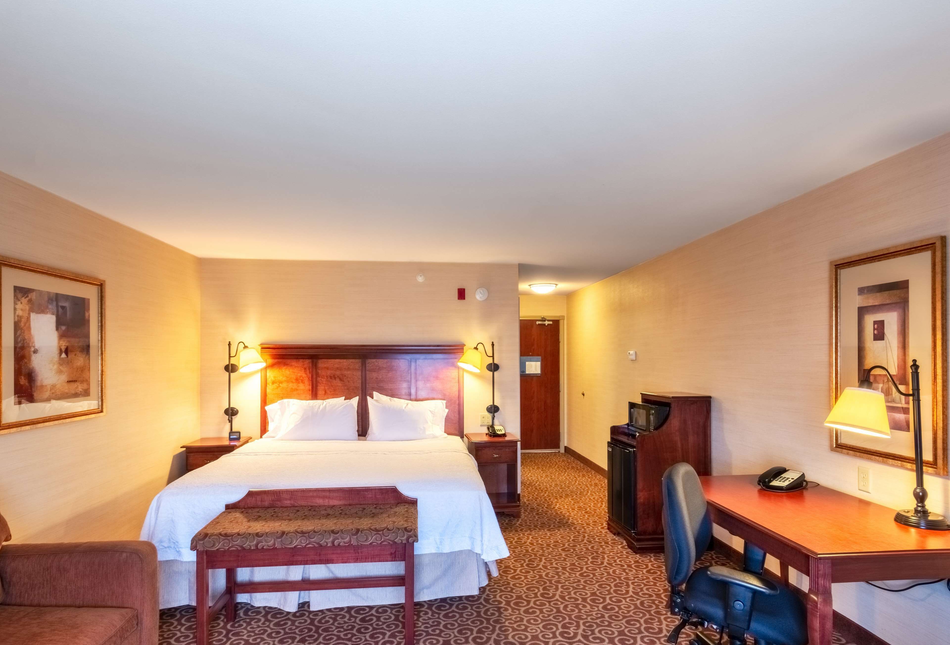 room, 1 king bed, non smoking | 1 bedroom, premium bedding, blackout curtains, iron/ironing board