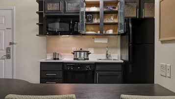 Suite, 1 Bedroom | 1 bedroom, in-room safe, desk, laptop workspace