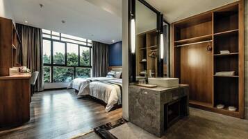 Minibar, in-room safe, alarm clocks