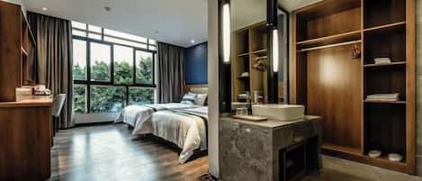 Minibar, in-room safe, alarm clocks