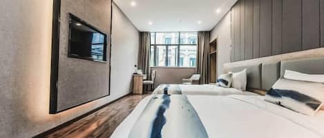 Minibar, in-room safe, alarm clocks