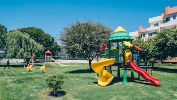 Children’s play area – outdoor