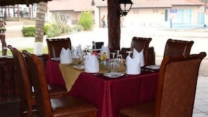 Breakfast, lunch, dinner and brunch served - Ramada Resort Accra Coco Beach (Accra)