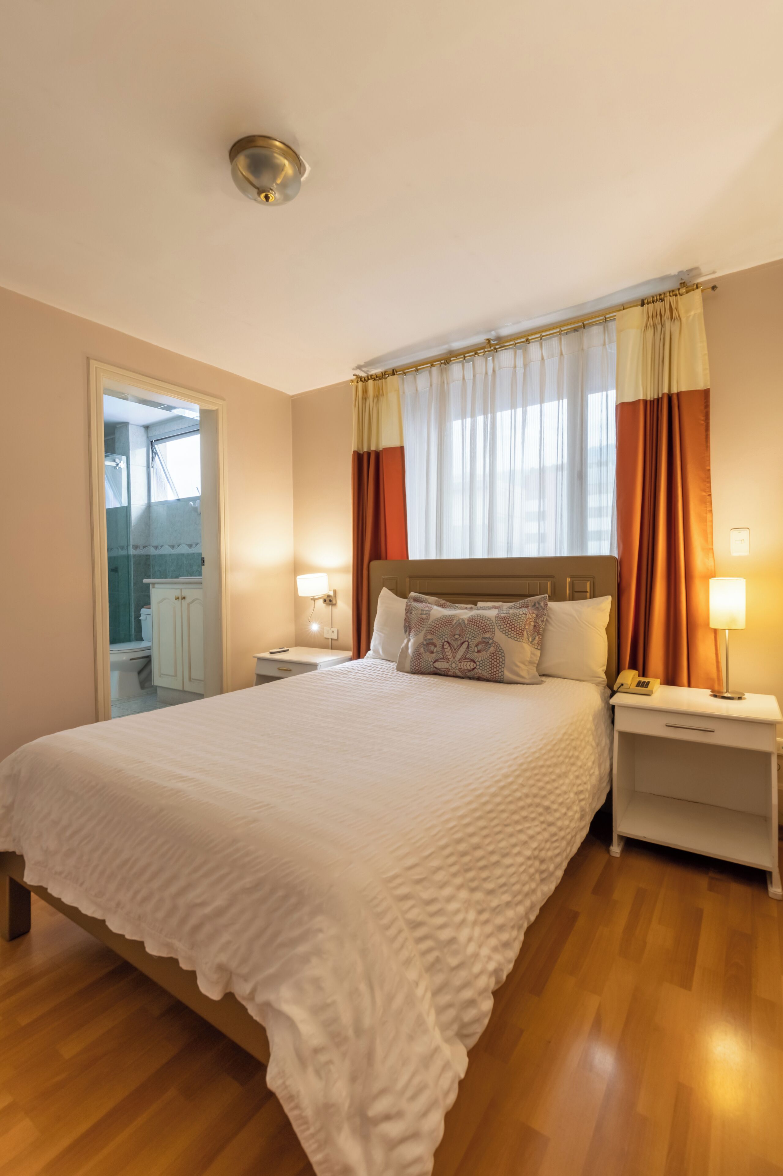 standard single room, 1 double bed | in-room safe, soundproofing, iron/ironing board, cots/infant beds