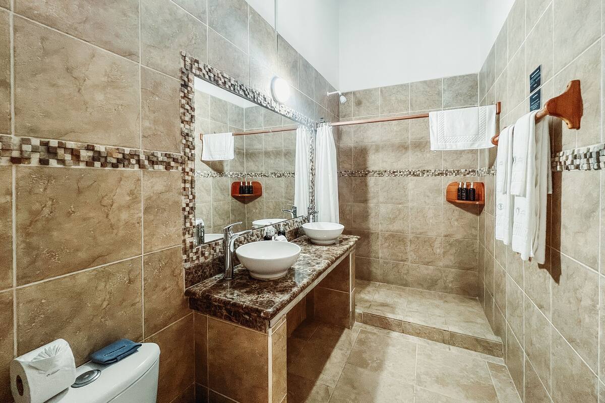 shower, rainfall showerhead, eco-friendly toiletries, hair dryer