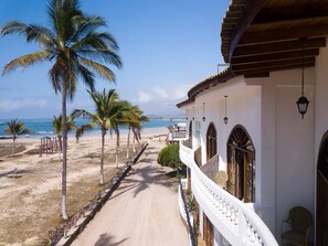 On the beach - Hotel Albemarle Galapagos Beachfront (Puerto Villamil)