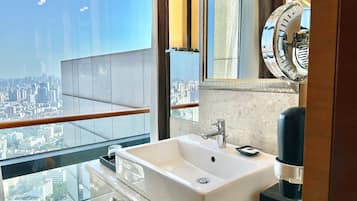 Quarto premier, 1 cama King | Frigobar, cofres nos quartos, escrivaninha, Wi-Fi de cortesia