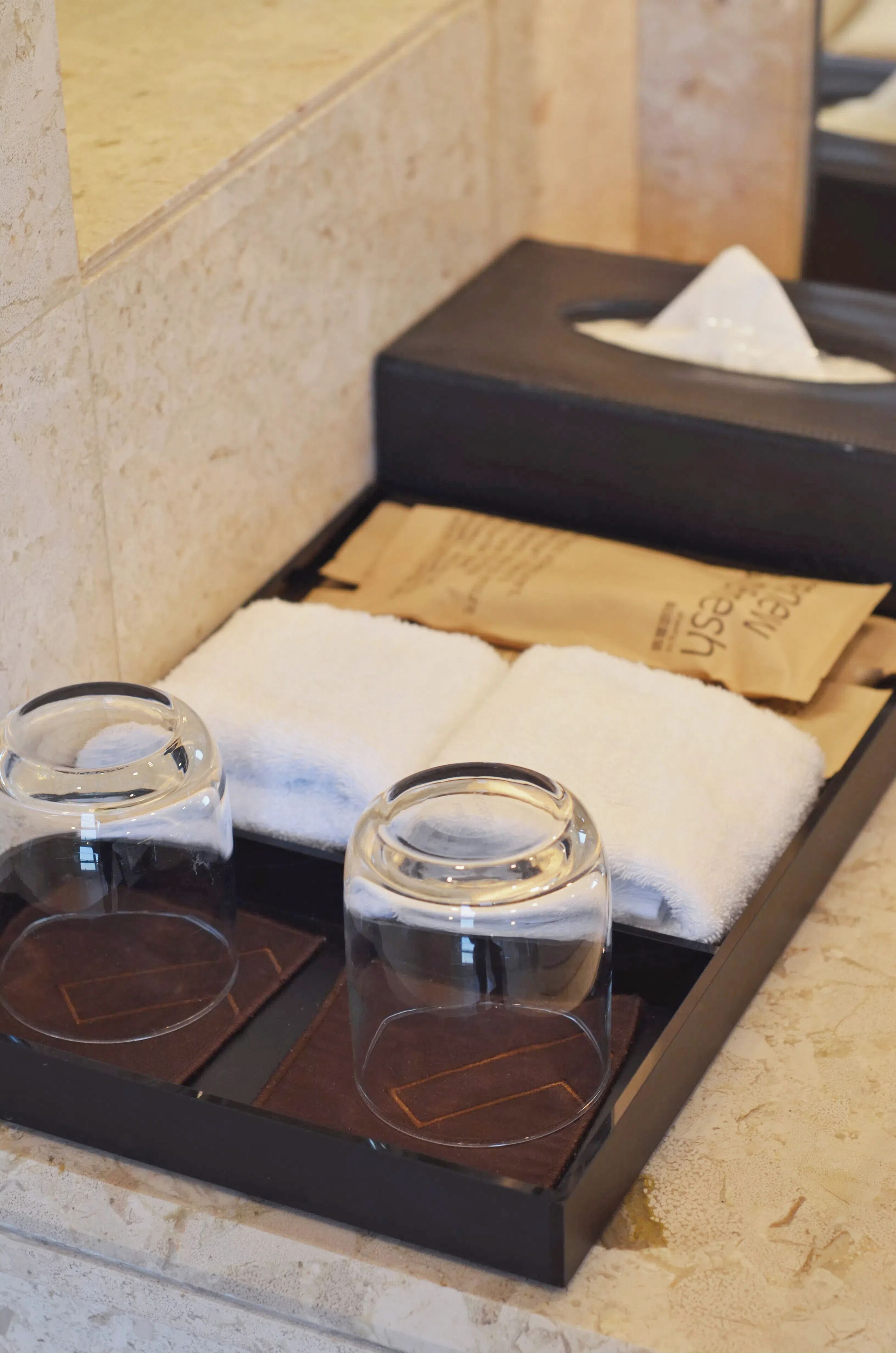 combined shower/bathtub, hair dryer, bathrobes, slippers