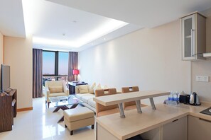 Deluxe Apartment | Living area