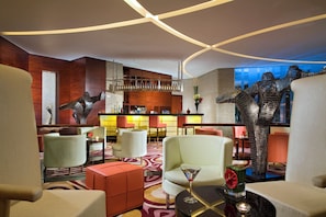 3 restaurants, breakfast, lunch, dinner served; international cuisine