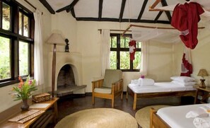 Individually decorated, individually furnished, alarm clocks - Moivaro Coffee Plantation Lodge (Arusha)