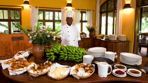 Buffet - Moivaro Coffee Plantation Lodge (Arusha)