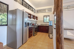 Studio Apartment | Private kitchen | Fridge, stovetop, coffee/tea maker, toaster