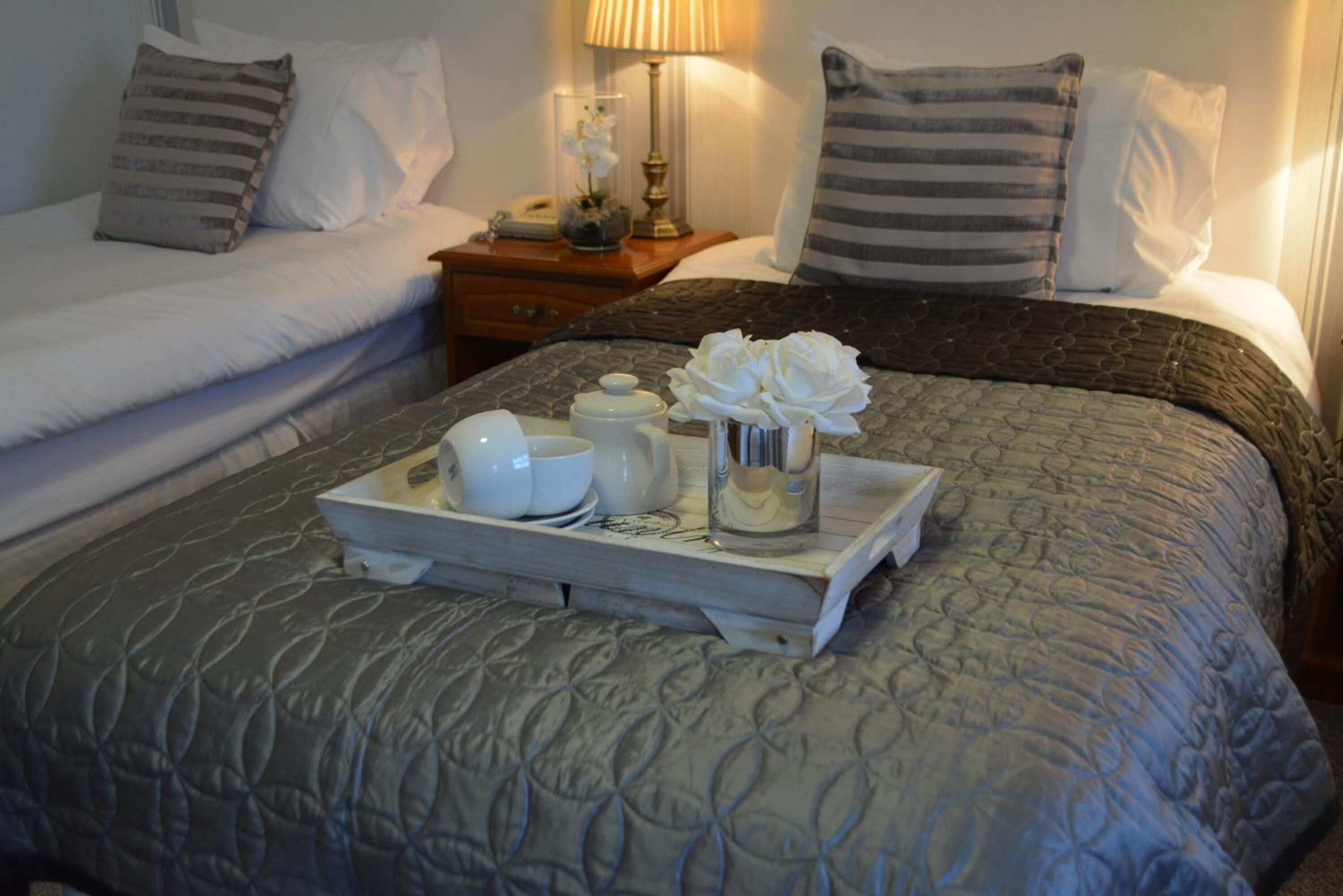 Bureau, fer et planche à repasser, Wi-Fi gratuit, draps fournis