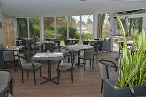 Serveert lunch en diner, Franse gerechten