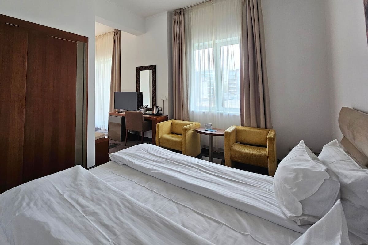 1 bedroom, minibar, in-room safe, desk