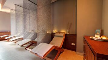 Couples treatment rooms, sauna, hot tub, Turkish bath, body treatments