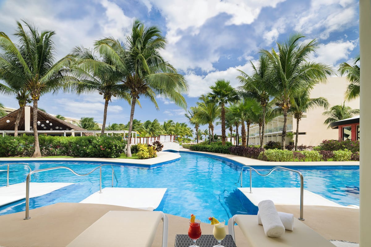 Junior Suite (Swim Up)