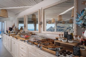 Desayuno buffet incluido todos los días
